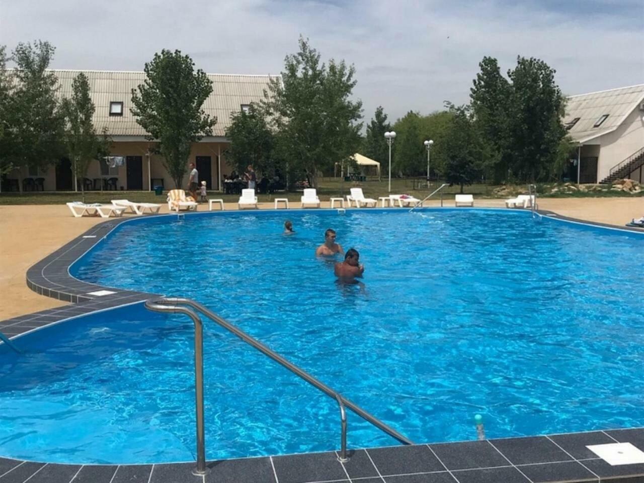 База Відпочинку "Сонячна" Приморское Экстерьер фото